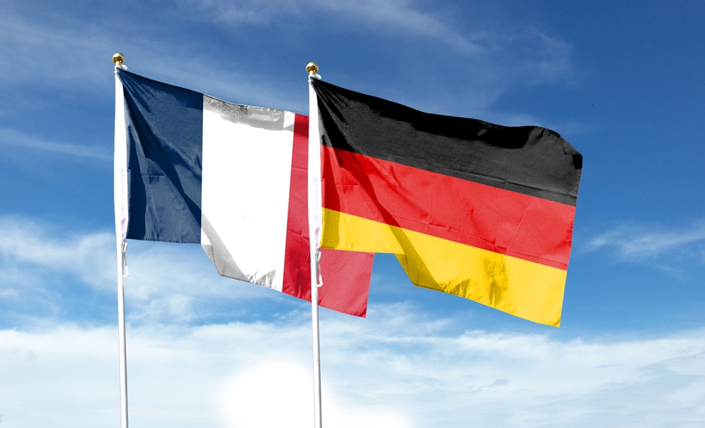 Drapeaux de la France et de l'Allemagne