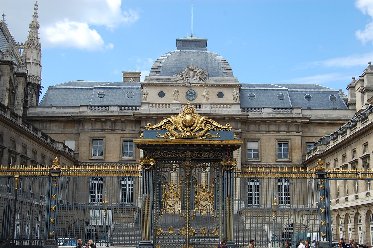 1280px-palais_de_justice_paris_june_2010.jpg