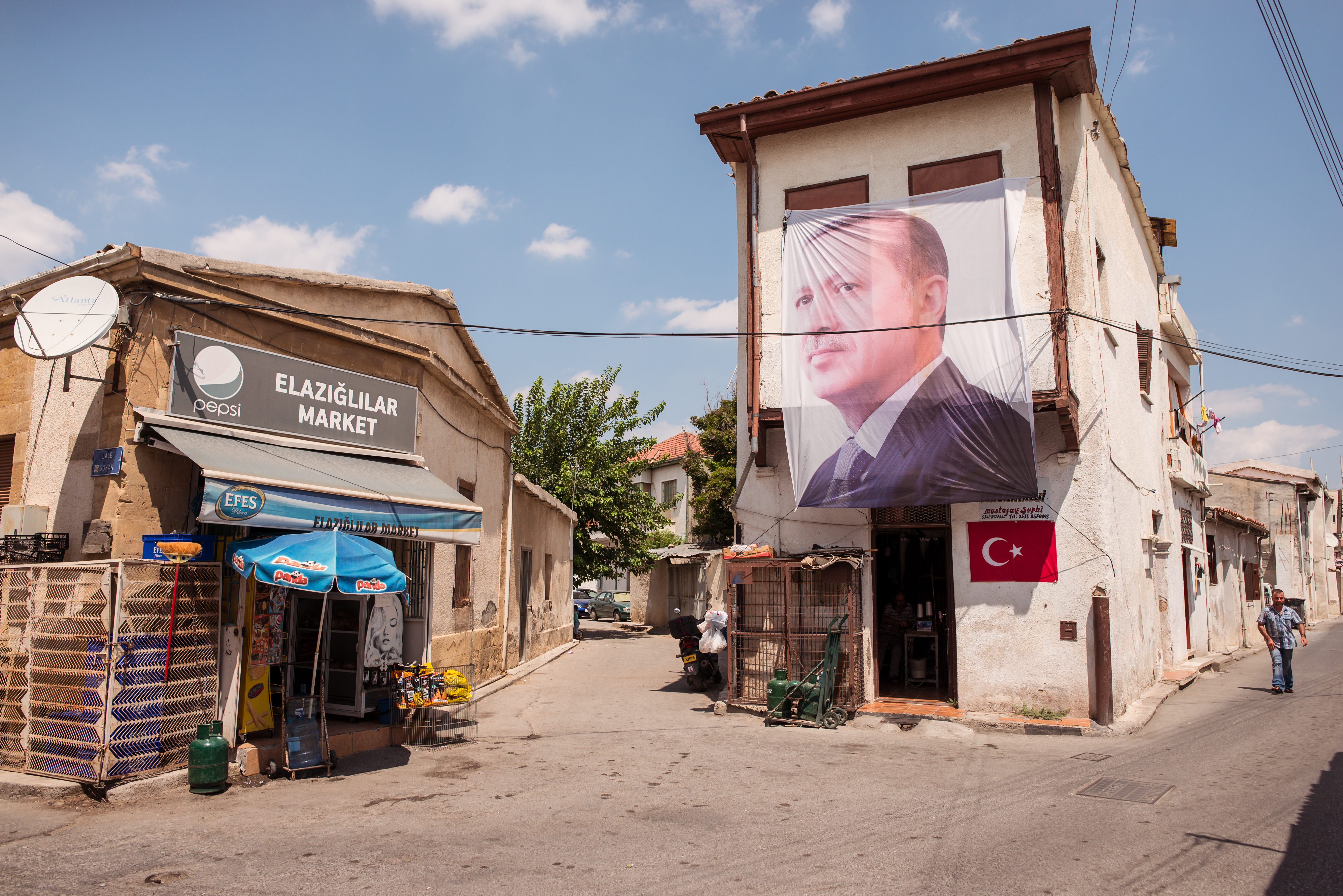 Une affiche d'Erdogan dans une rue de Nicosie-nord