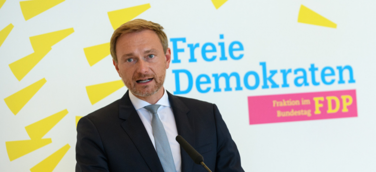 Le président du FDP Christian Lindner répond aux questions avant la réunion du groupe parlementaire à Berlin. 15 septembre 2020.