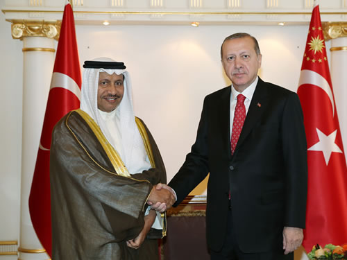 Le président Recep Tayyip Erdoğan et le premier ministre du Koweït, Sheikh Jaber Mubarak Al-Hamad Al-Sabah 