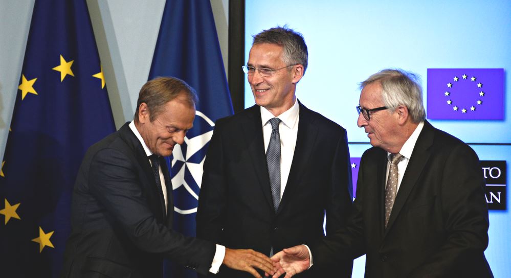 Le président du Conseil Européen Donald Tusk, le secrétaire général de l'OTAN Jens Stoltenberg, le président de la Commission Européenne Jean-Claude Juncker