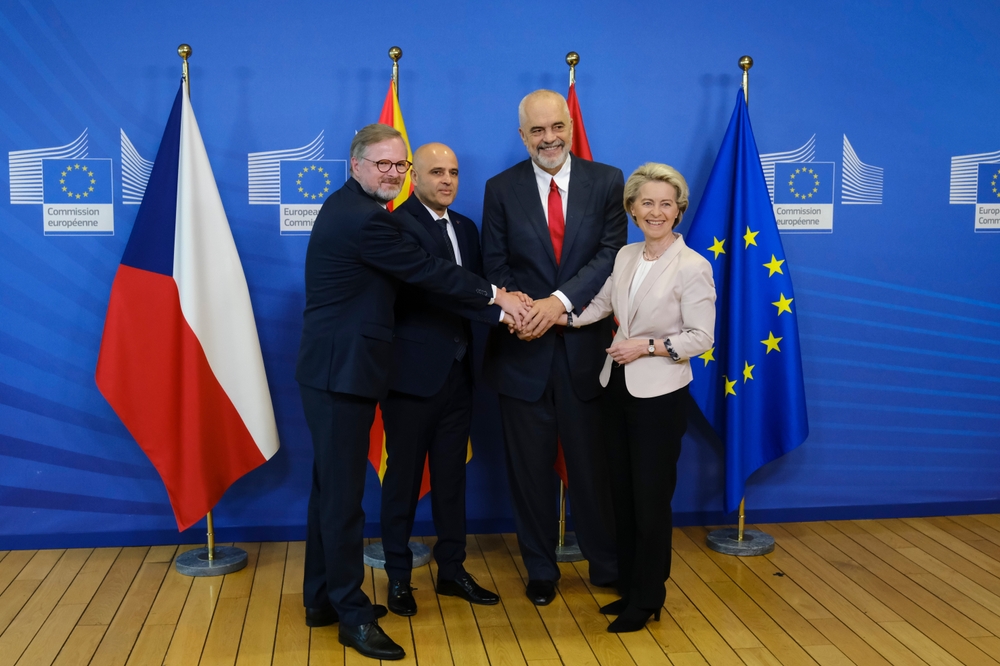 Ursula von der Leyen, présidente de la Commission européenne, Petr Fiala, premier Ministre de la République Tchèque, Edi Rama, premier Ministre de l'Albanie et Dimitar Kovacevski, premier Ministre de la Macédoine du Nord, Bruxelles, 19 juillet 2022