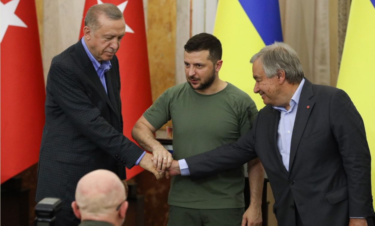 Le Président turc Recep Tayyip Erdoga, le Président ukrainien Volodymyr Zelensky et le Secrétaire général de l'ONU, Antonio Guterres - Lviv, Ukraine, 18 août 2022