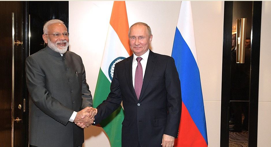 Vladimir Poutine and Narendra Modi