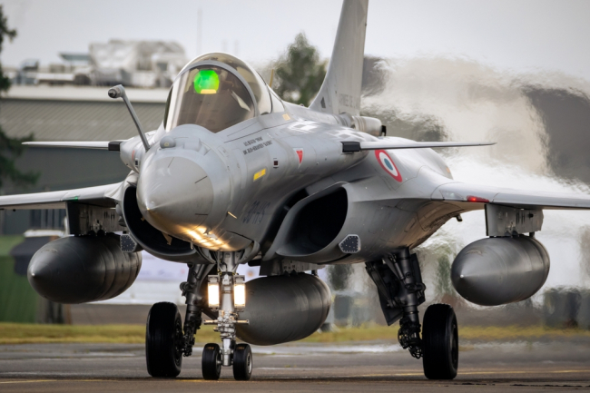 Avion de chasse Dassault Rafale de l'armée de l'air française